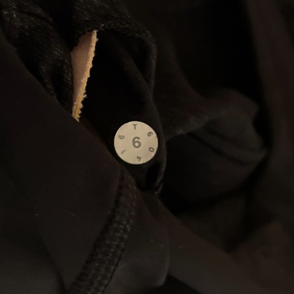 Lululemon Cropped Bra Top - Picture 5 of 5